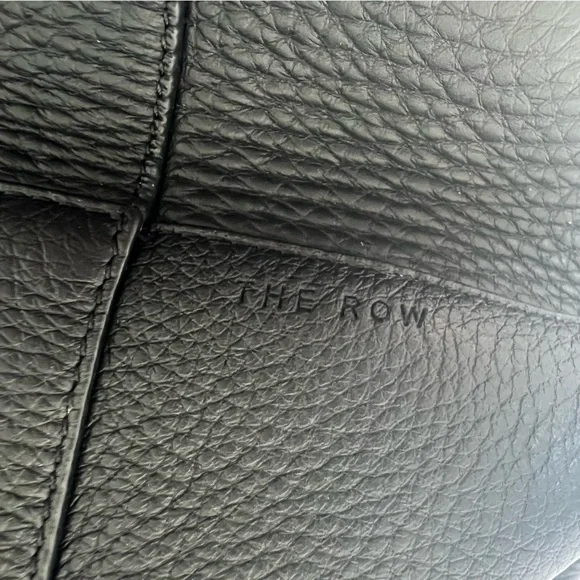 New THE ROW Large NS Tote Hook Shoulder Bag Purse in Black Leather - Picture 8 of 13